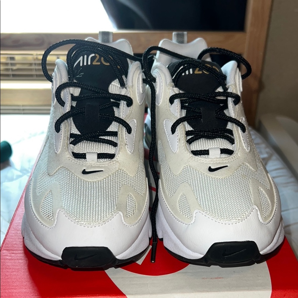 Nike Women’s  Air Max 200 Black and White Sneakers